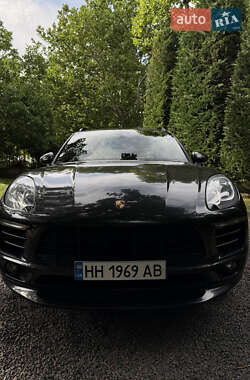 Внедорожник / Кроссовер Porsche Macan 2016 в 