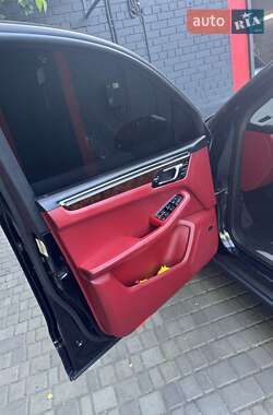 Внедорожник / Кроссовер Porsche Macan 2014 в 