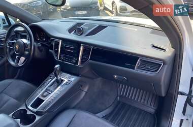 Внедорожник / Кроссовер Porsche Macan 2018 в 