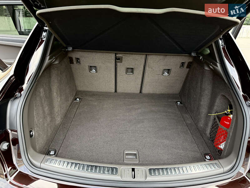 Внедорожник / Кроссовер Porsche Macan 2021 в Киеве