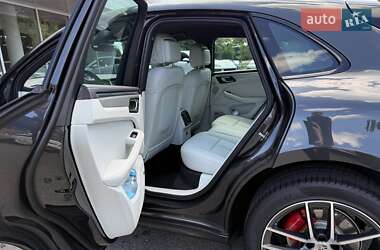 Внедорожник / Кроссовер Porsche Macan 2024 в 
