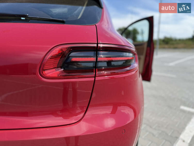 Позашляховик / Кросовер Porsche Macan 2017 в Львові