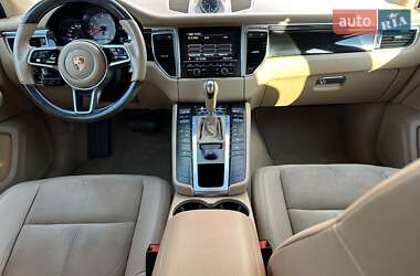 Внедорожник / Кроссовер Porsche Macan 2015 в 