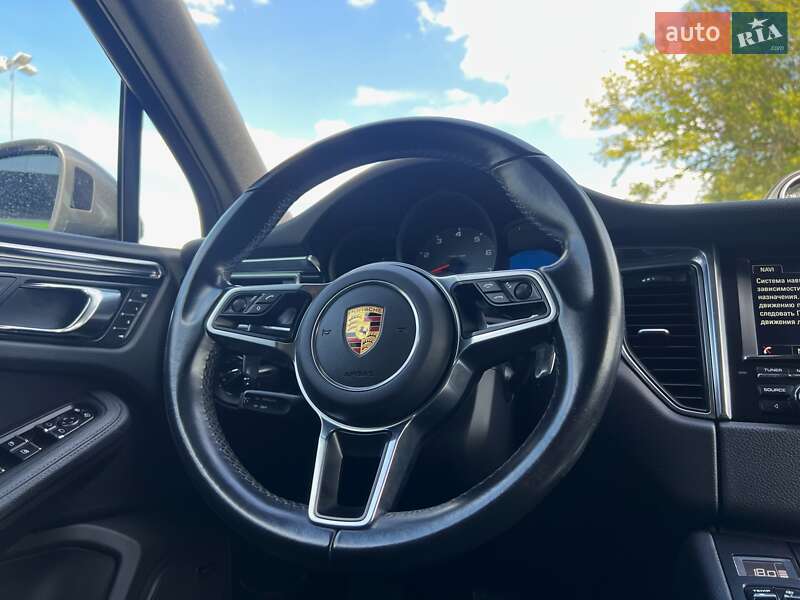 Внедорожник / Кроссовер Porsche Macan 2015 в Киеве