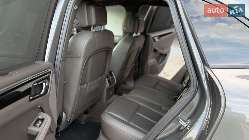 Внедорожник / Кроссовер Porsche Macan 2017 в Киеве фото 19 Внедорожник / Кроссовер Porsche Macan 2017 в Киеве