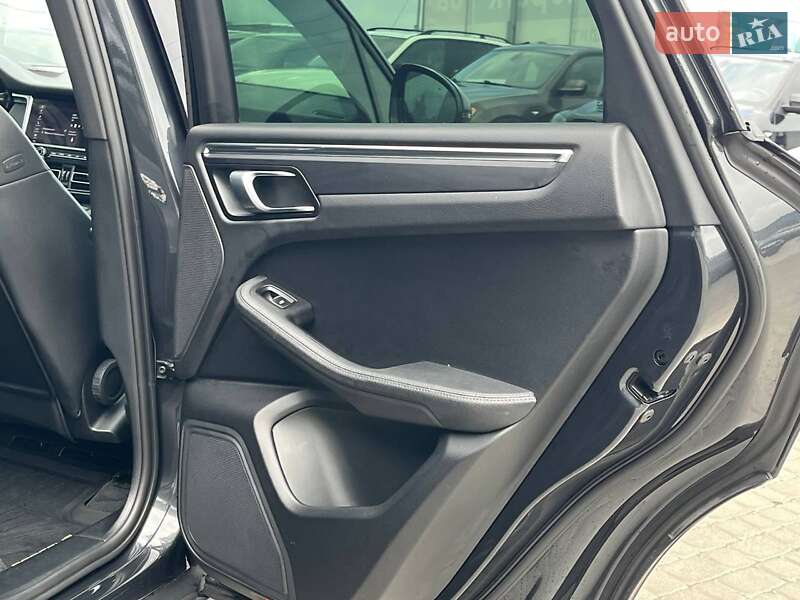 Позашляховик / Кросовер Porsche Macan 2020 в Львові