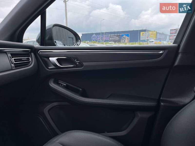 Позашляховик / Кросовер Porsche Macan 2020 в Львові