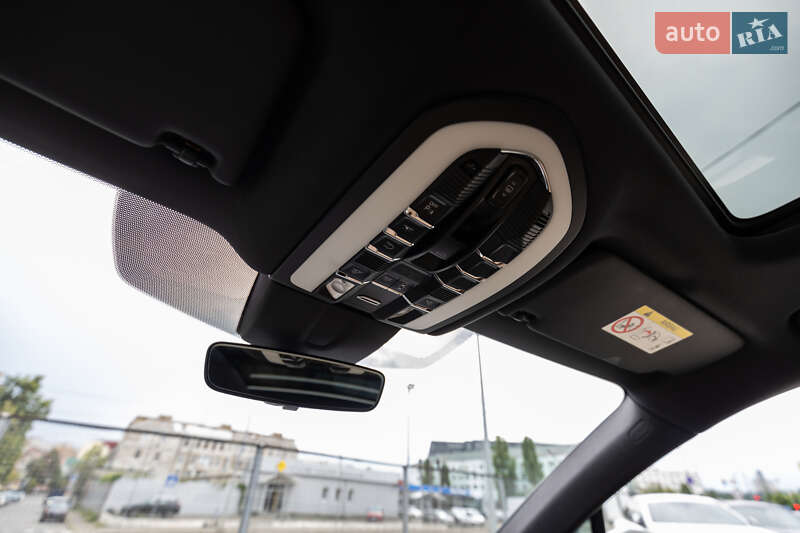 Внедорожник / Кроссовер Porsche Macan 2022 в Киеве