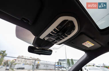 Внедорожник / Кроссовер Porsche Macan 2022 в 