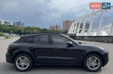 Внедорожник / Кроссовер Porsche Macan 2015 в 