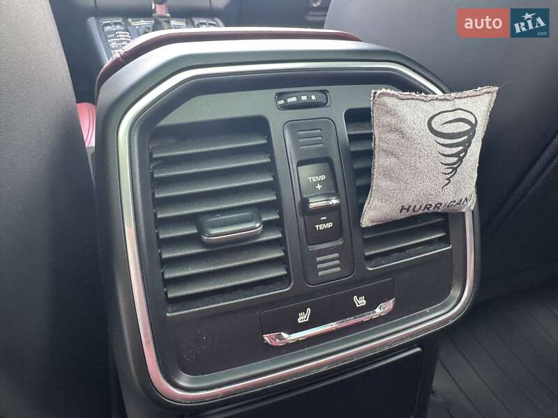 Внедорожник / Кроссовер Porsche Macan 2015 в Киеве