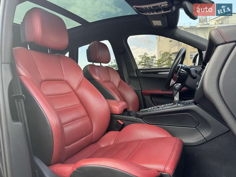 Внедорожник / Кроссовер Porsche Macan 2015 в Киеве