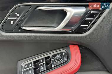 Внедорожник / Кроссовер Porsche Macan 2015 в 