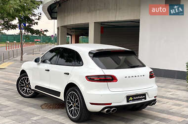 Внедорожник / Кроссовер Porsche Macan 2016 в 