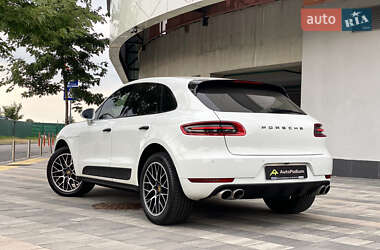 Внедорожник / Кроссовер Porsche Macan 2016 в 