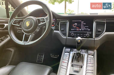 Внедорожник / Кроссовер Porsche Macan 2016 в 
