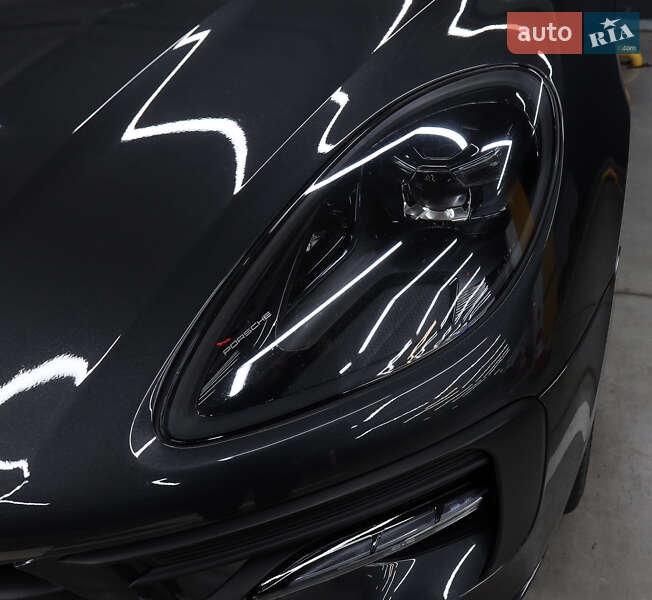 Внедорожник / Кроссовер Porsche Macan 2021 в Киеве