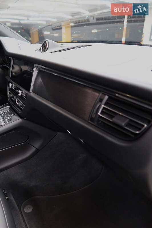 Внедорожник / Кроссовер Porsche Macan 2021 в Киеве