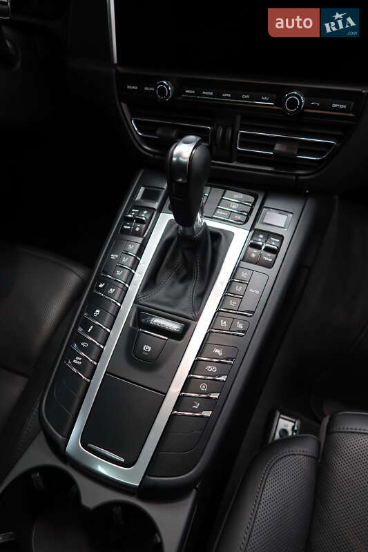 Внедорожник / Кроссовер Porsche Macan 2021 в Киеве