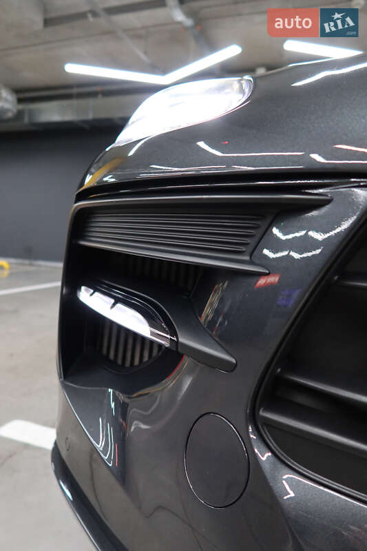 Внедорожник / Кроссовер Porsche Macan 2021 в Киеве