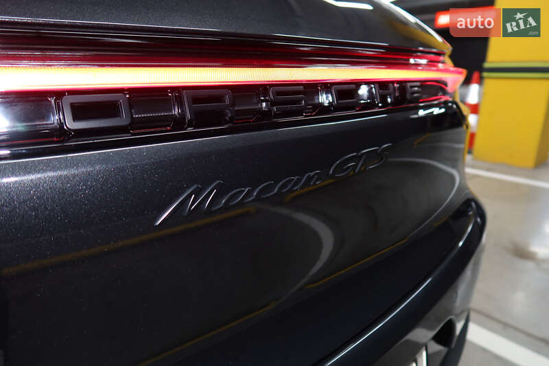 Внедорожник / Кроссовер Porsche Macan 2021 в Киеве