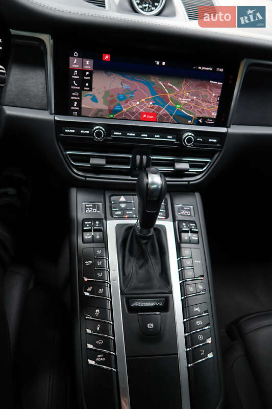 Внедорожник / Кроссовер Porsche Macan 2021 в Киеве