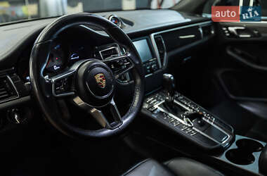 Позашляховик / Кросовер Porsche Macan 2014 в 