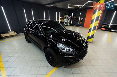 Позашляховик / Кросовер Porsche Macan 2014 в 