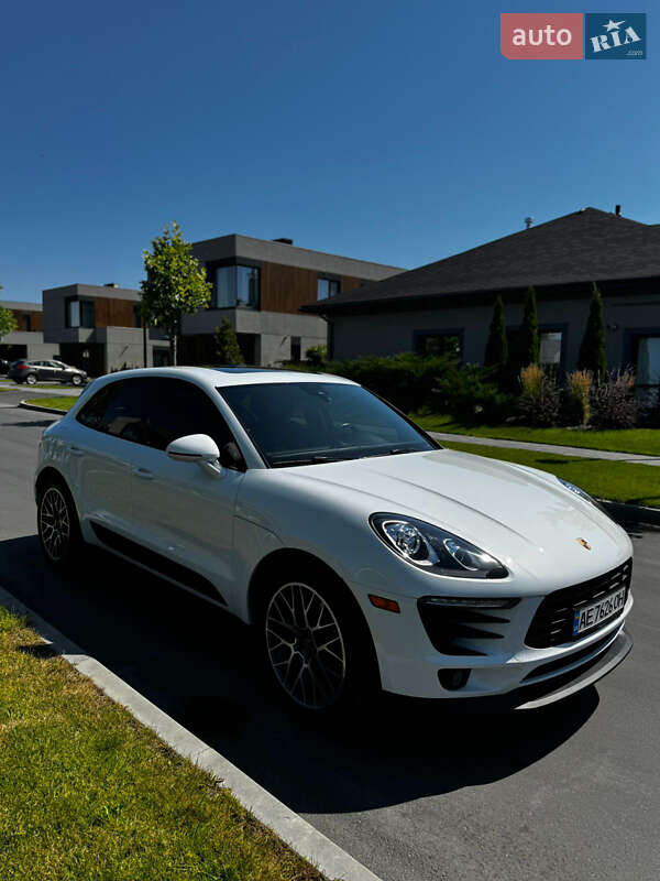 Внедорожник / Кроссовер Porsche Macan 2018 в 