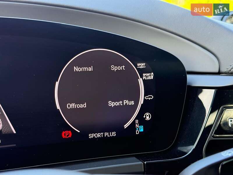 Внедорожник / Кроссовер Porsche Macan 2024 в Ровно