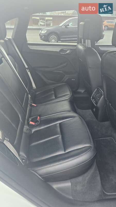 Внедорожник / Кроссовер Porsche Macan 2018 в Киеве