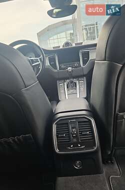 Внедорожник / Кроссовер Porsche Macan 2018 в Киеве