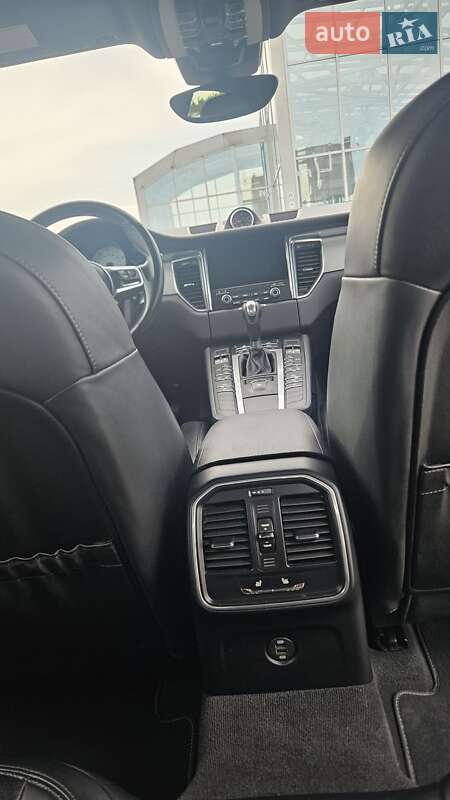 Внедорожник / Кроссовер Porsche Macan 2018 в Киеве