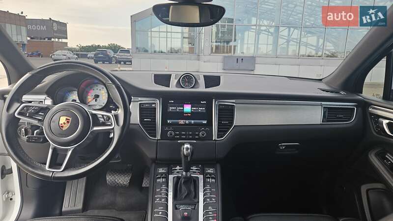 Внедорожник / Кроссовер Porsche Macan 2018 в Киеве