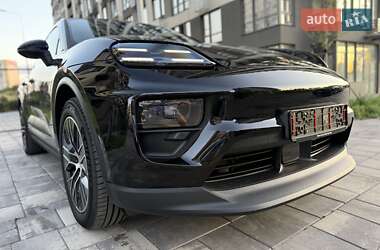 Позашляховик / Кросовер Porsche Macan 2024 в Києві