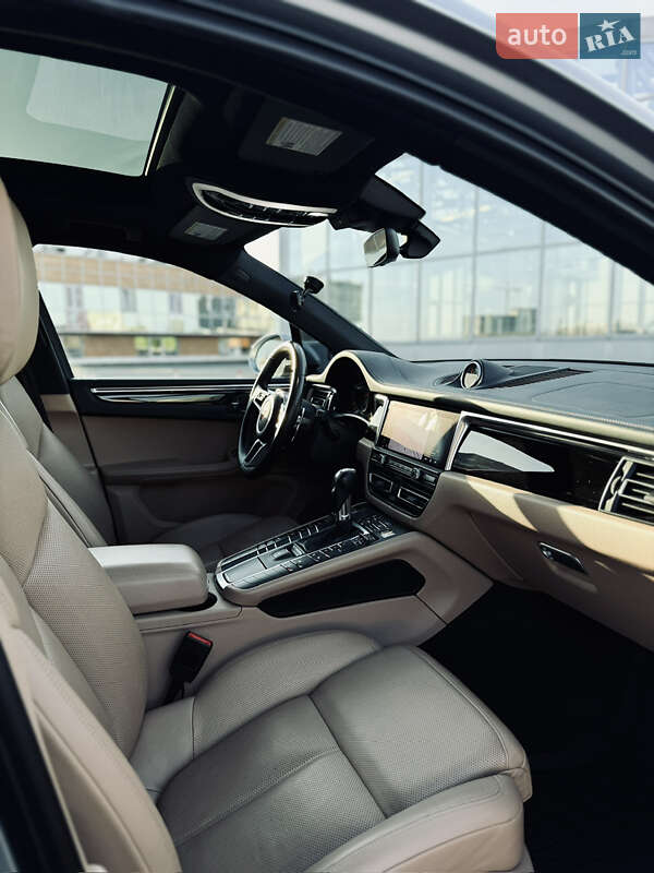 Позашляховик / Кросовер Porsche Macan 2021 в Києві