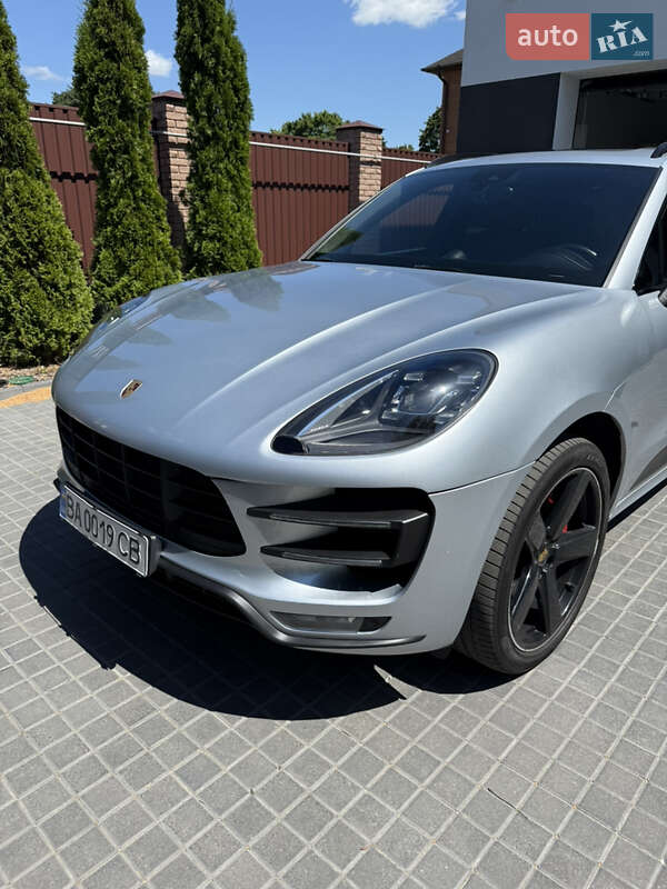 Внедорожник / Кроссовер Porsche Macan 2017 в Кропивницком