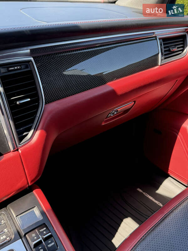 Внедорожник / Кроссовер Porsche Macan 2017 в Кропивницком