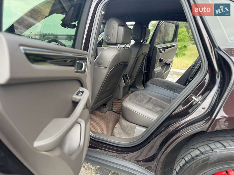 Внедорожник / Кроссовер Porsche Macan 2020 в Киеве фото 52 Внедорожник / Кроссовер Porsche Macan 2020 в Киеве