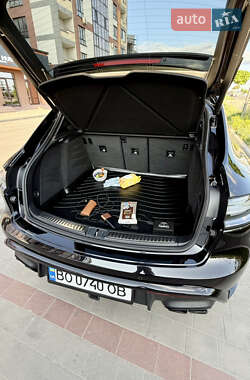 Внедорожник / Кроссовер Porsche Macan 2023 в 