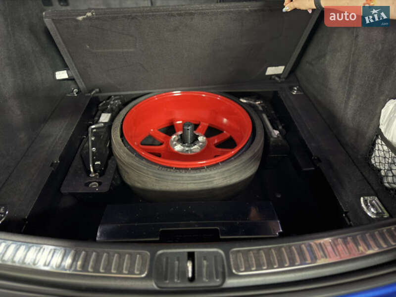 Внедорожник / Кроссовер Porsche Macan 2018 в Киеве