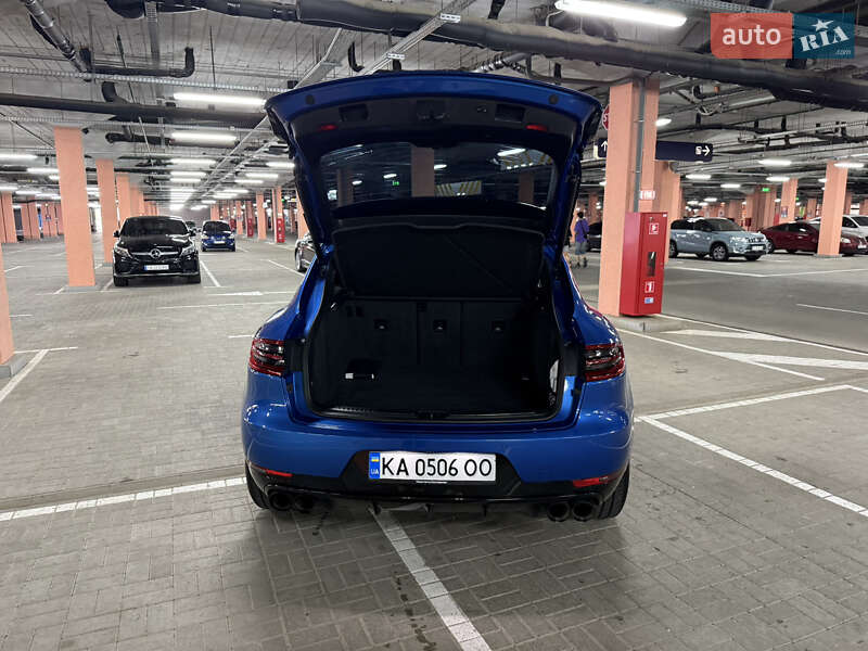 Внедорожник / Кроссовер Porsche Macan 2018 в Киеве