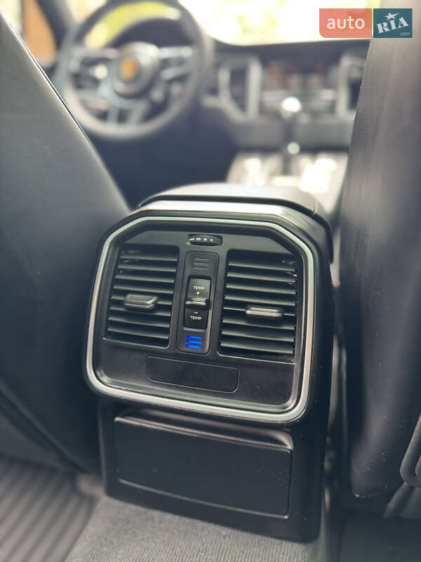 Внедорожник / Кроссовер Porsche Macan 2015 в Львове