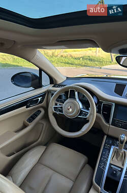 Внедорожник / Кроссовер Porsche Macan 2015 в 