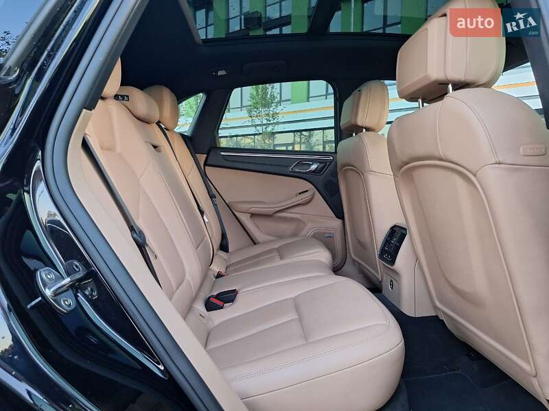 Внедорожник / Кроссовер Porsche Macan 2019 в Киеве