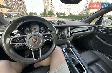 Внедорожник / Кроссовер Porsche Macan 2015 в 