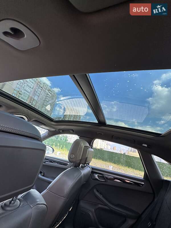 Внедорожник / Кроссовер Porsche Macan 2015 в Киеве