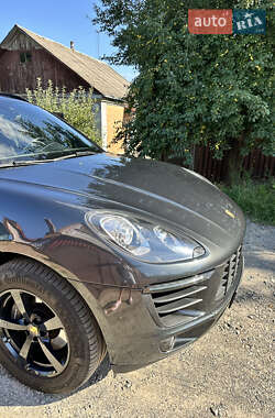 Внедорожник / Кроссовер Porsche Macan 2016 в 