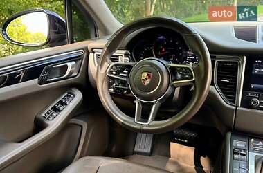 Внедорожник / Кроссовер Porsche Macan 2018 в 