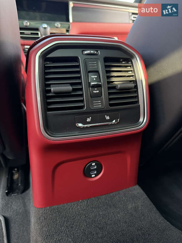 Внедорожник / Кроссовер Porsche Macan 2022 в Черновцах